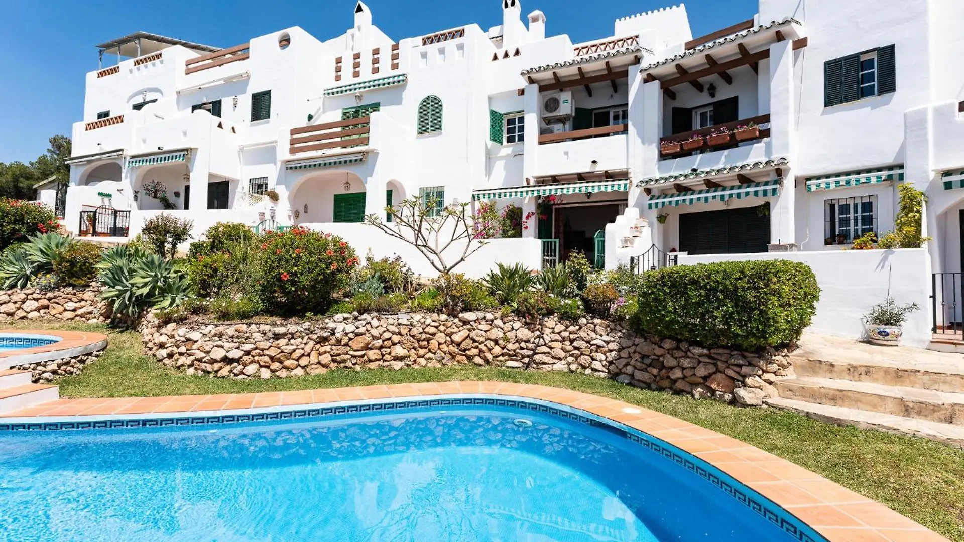 Beach Front Townhouse With Lovely Terrace And Direct Access To The Pool 贝纳哈拉菲 0*,