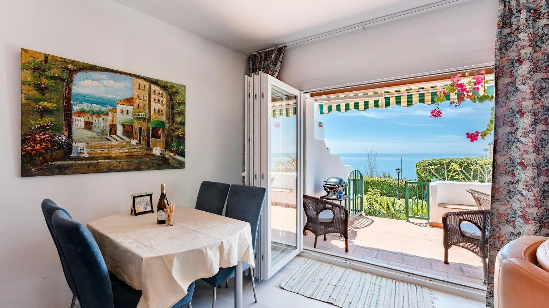 Beach Front Townhouse With Lovely Terrace And Direct Access To The Pool 贝纳哈拉菲 度假居