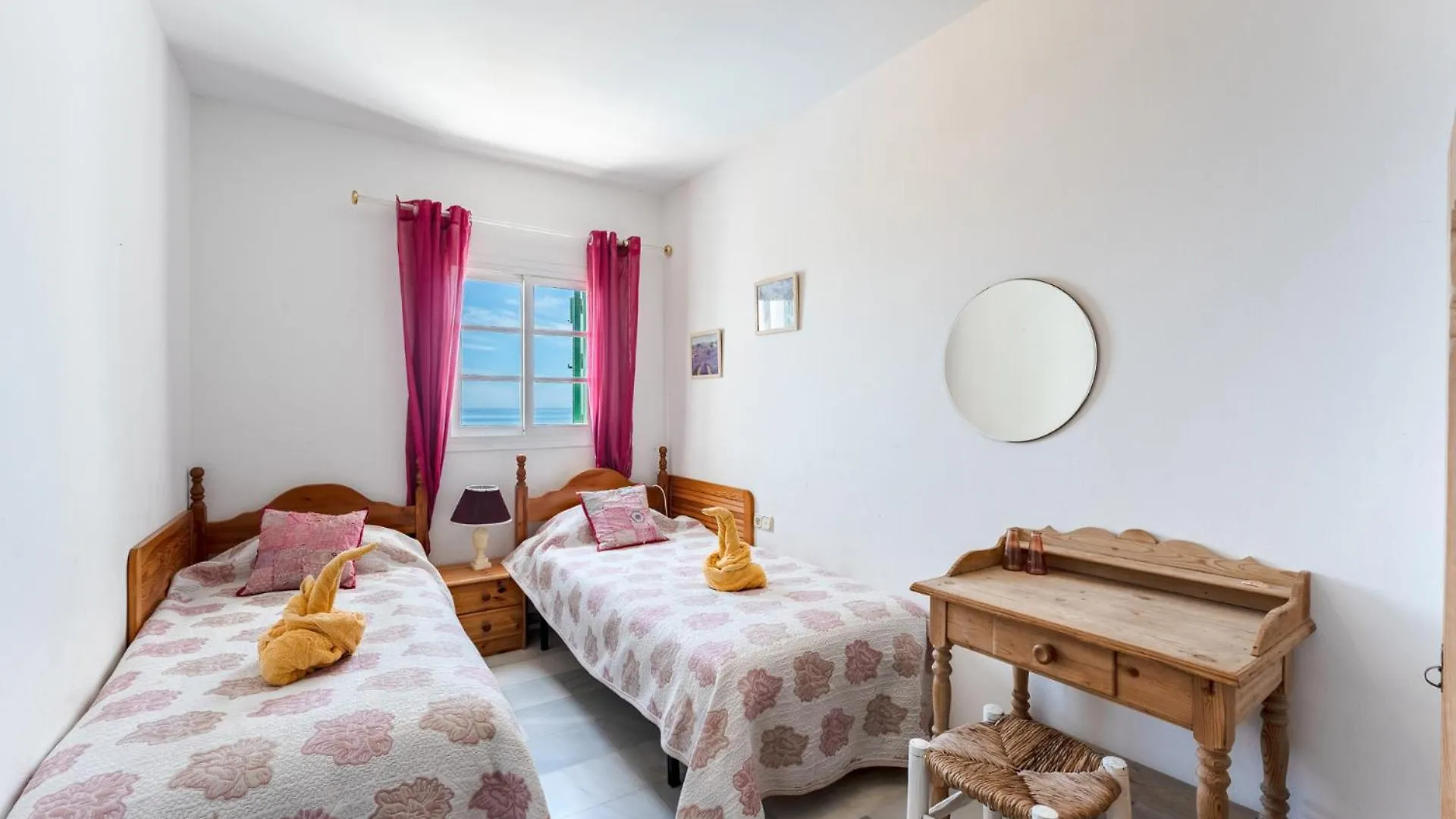 度假居 Beach Front Townhouse With Lovely Terrace And Direct Access To The Pool 贝纳哈拉菲